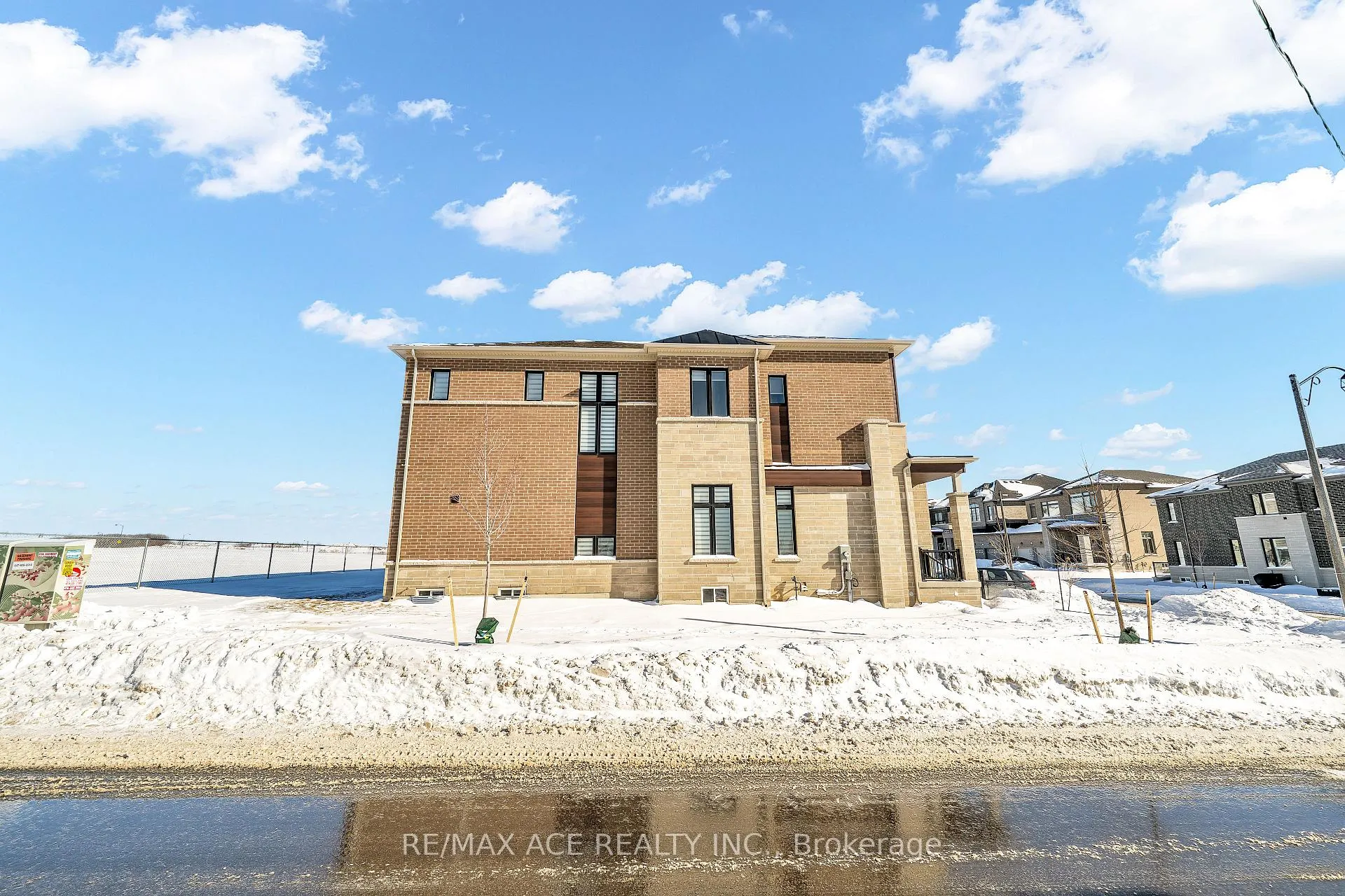 Photo 49 of 945 Rexton Drive, Oshawa, Kedron — HOMEH