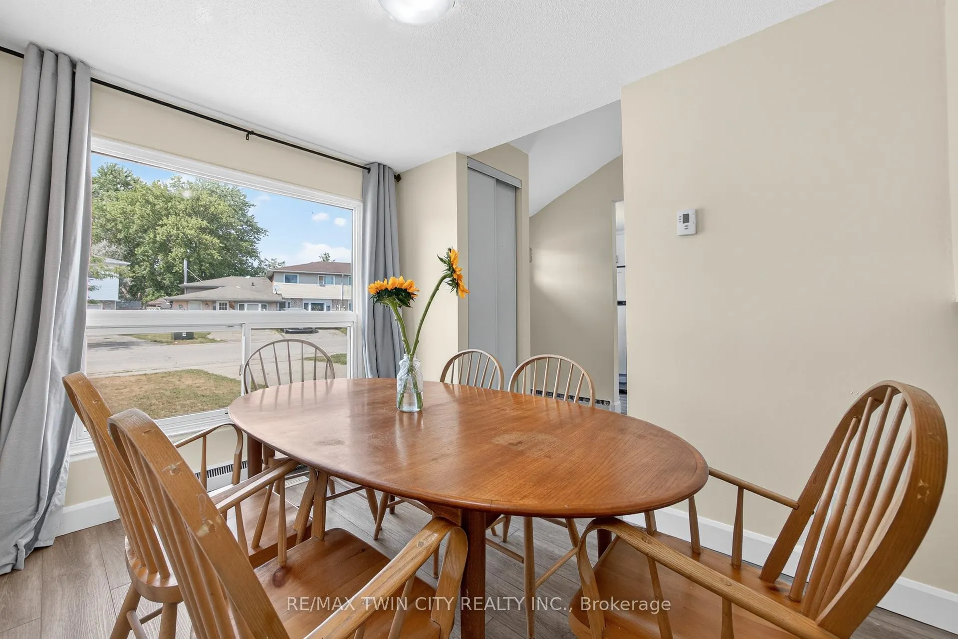 Photo 19 of 720 Parkview Crescent, Cambridge — HOMEH