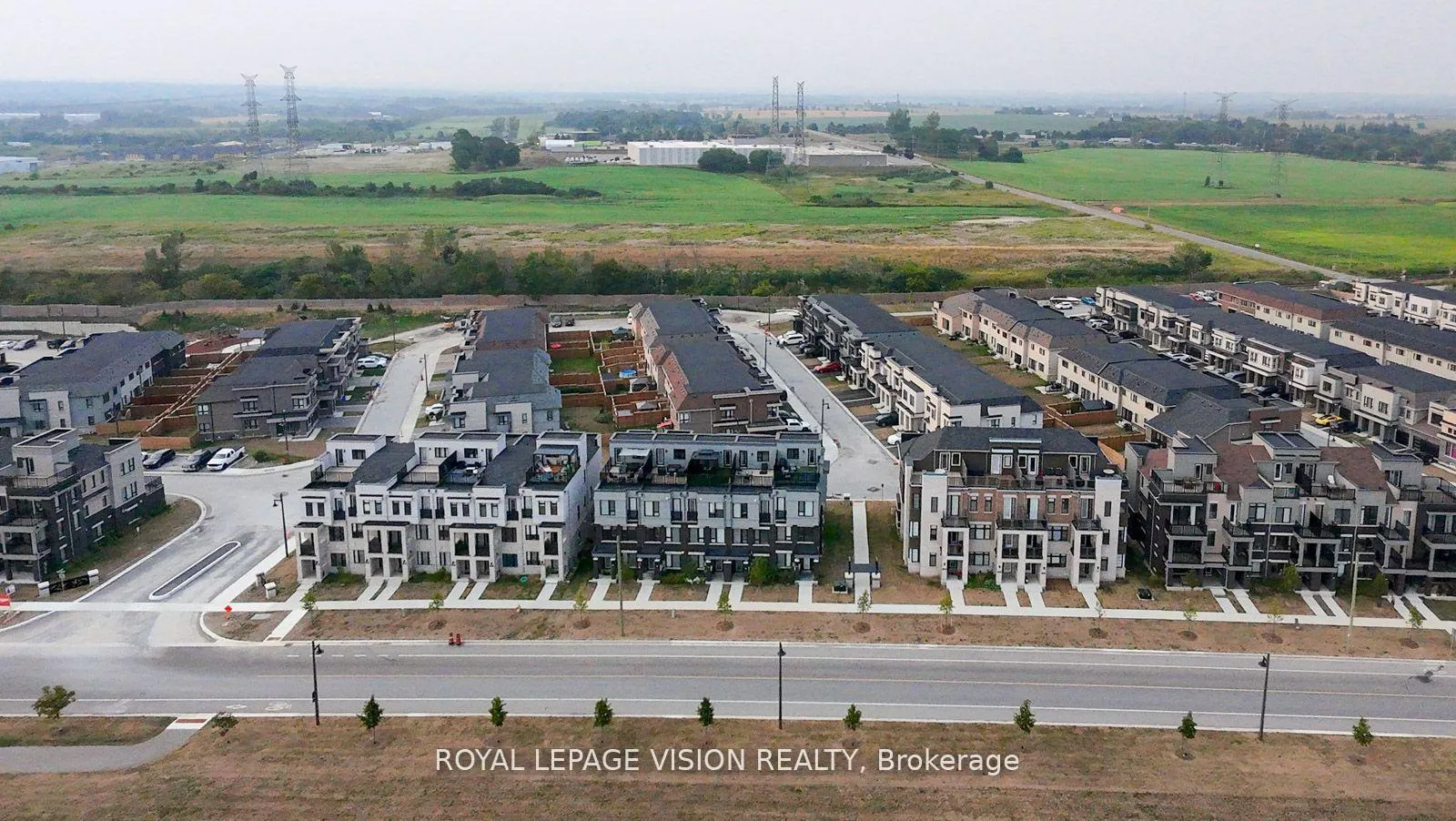 Photo 28 of 74 Caspian Square, Clarington, Bowmanville — HOMEH