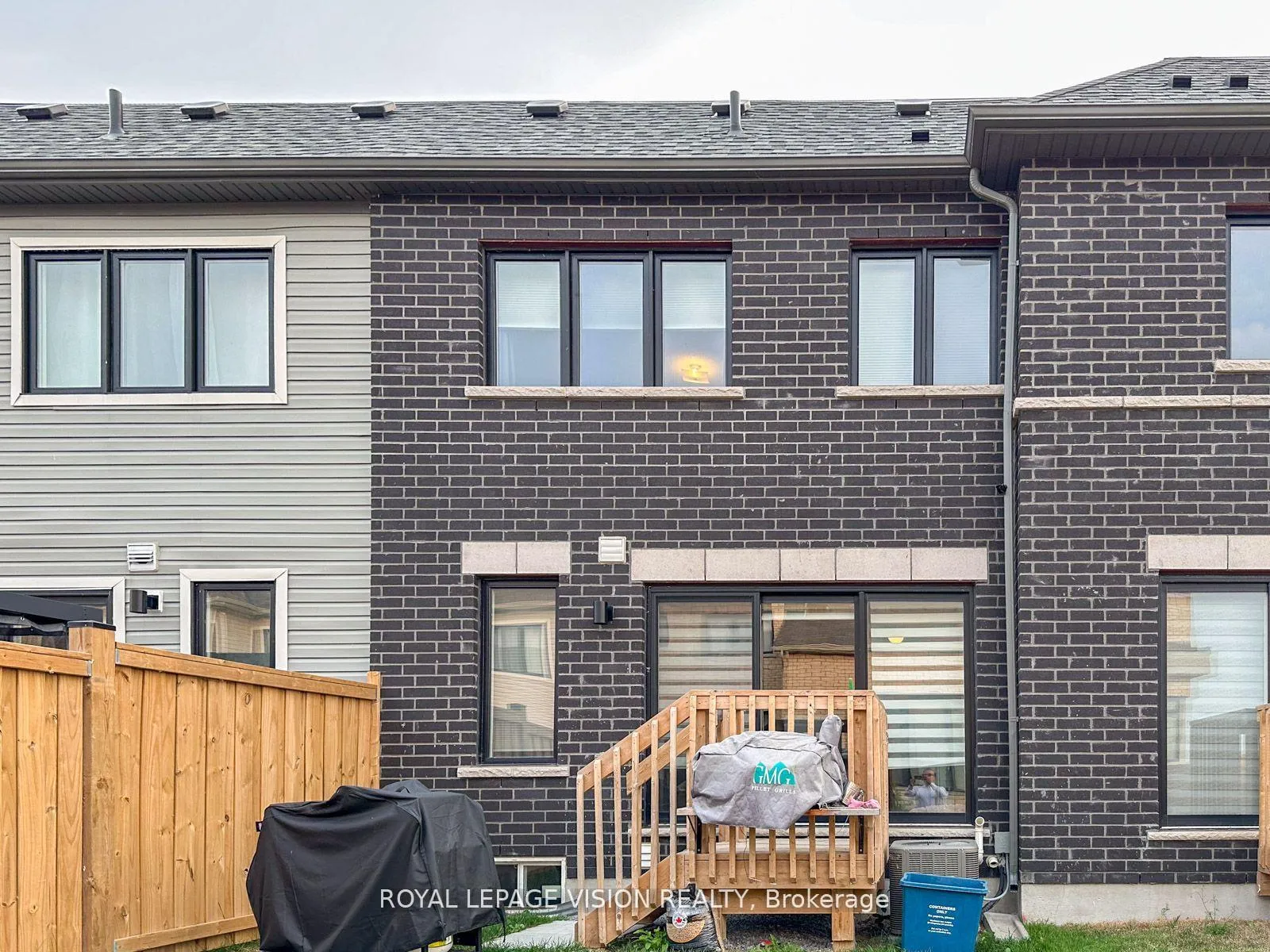 Photo 33 of 74 Caspian Square, Clarington, Bowmanville — HOMEH