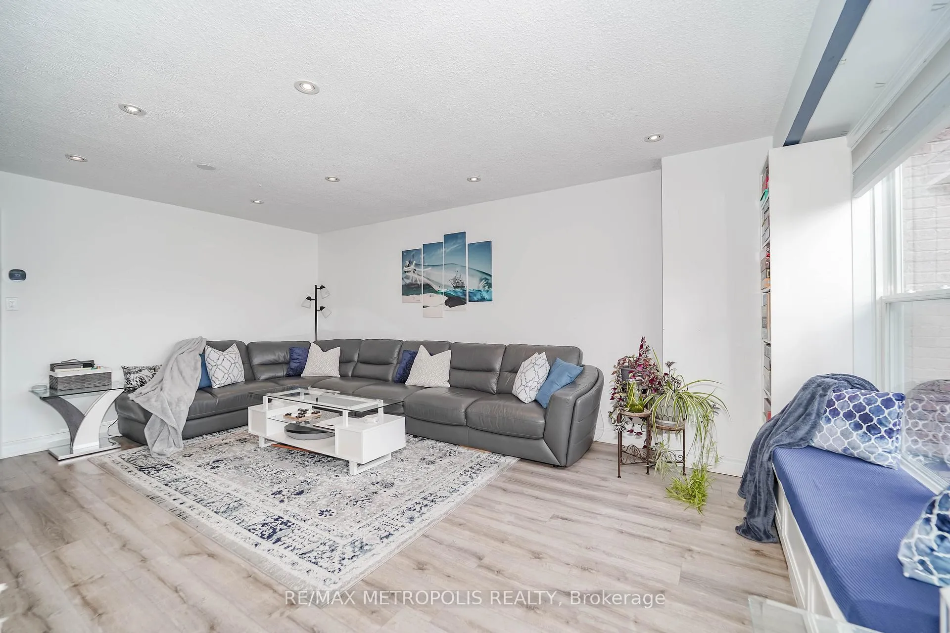 Photo 1 of 1319 Luna Court, Pickering, Bay Ridges — HOMEH