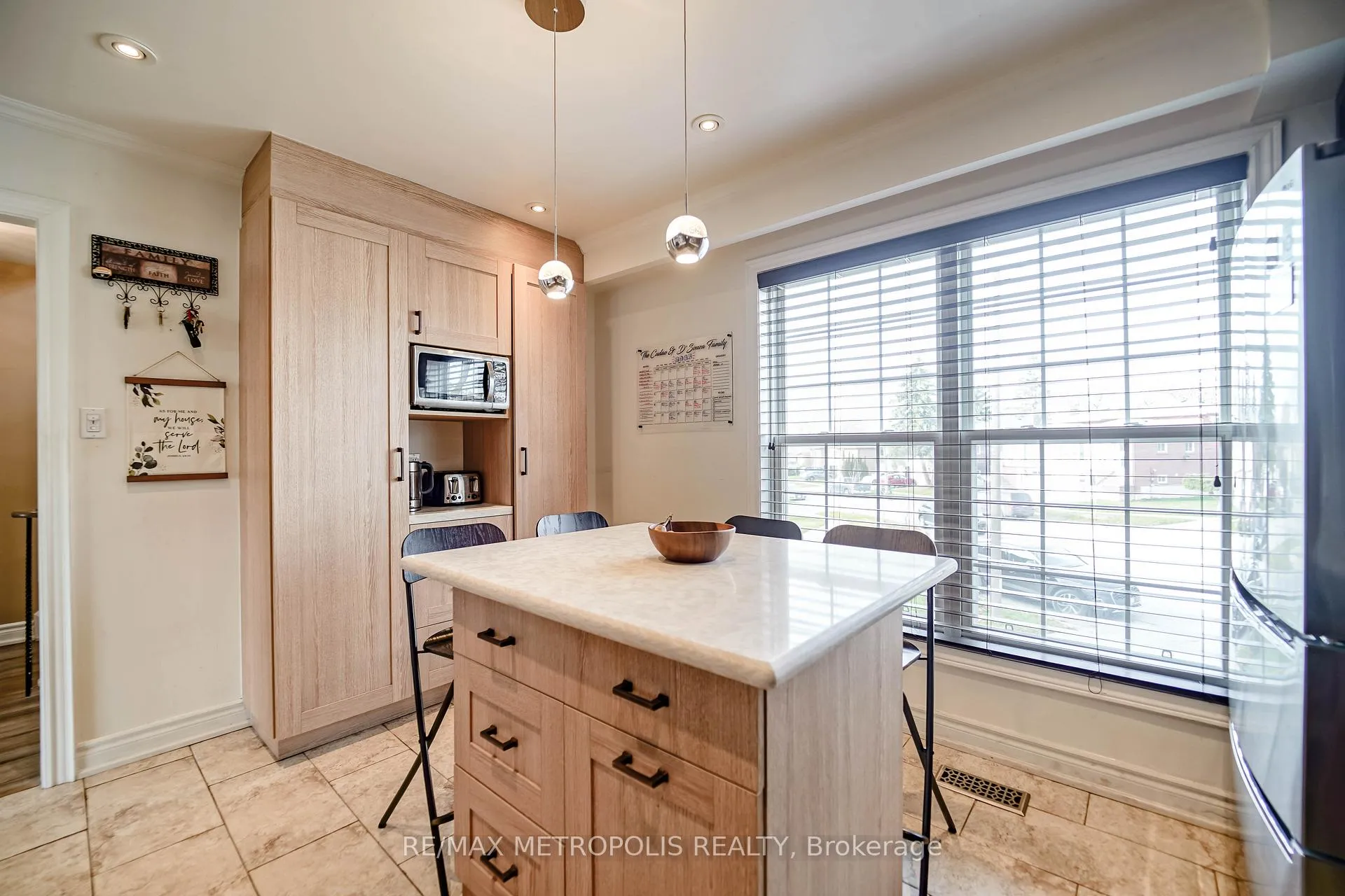 Photo 7 of 1319 Luna Court, Pickering, Bay Ridges — HOMEH