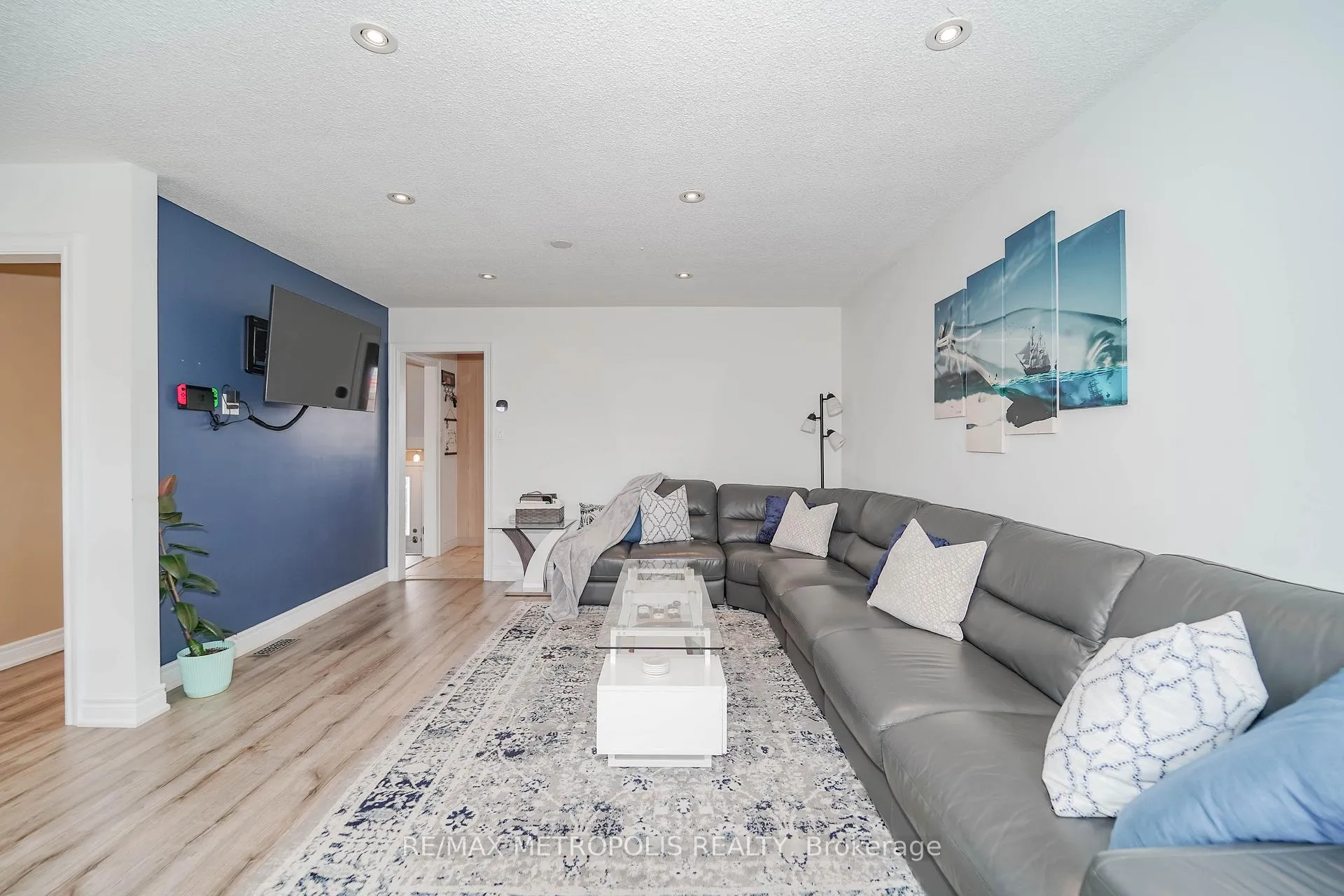 Photo 10 of 1319 Luna Court, Pickering, Bay Ridges — HOMEH