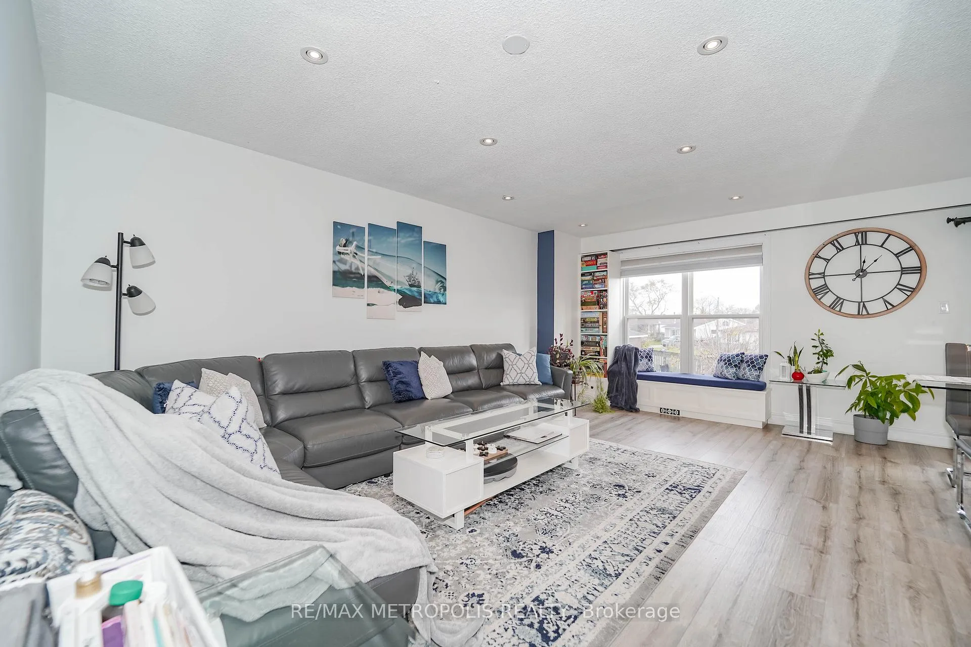 Photo 11 of 1319 Luna Court, Pickering, Bay Ridges — HOMEH