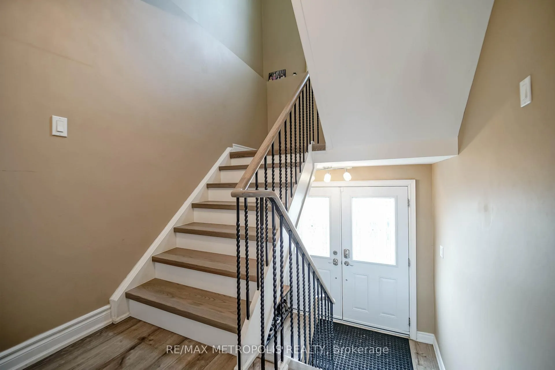 Photo 19 of 1319 Luna Court, Pickering, Bay Ridges — HOMEH