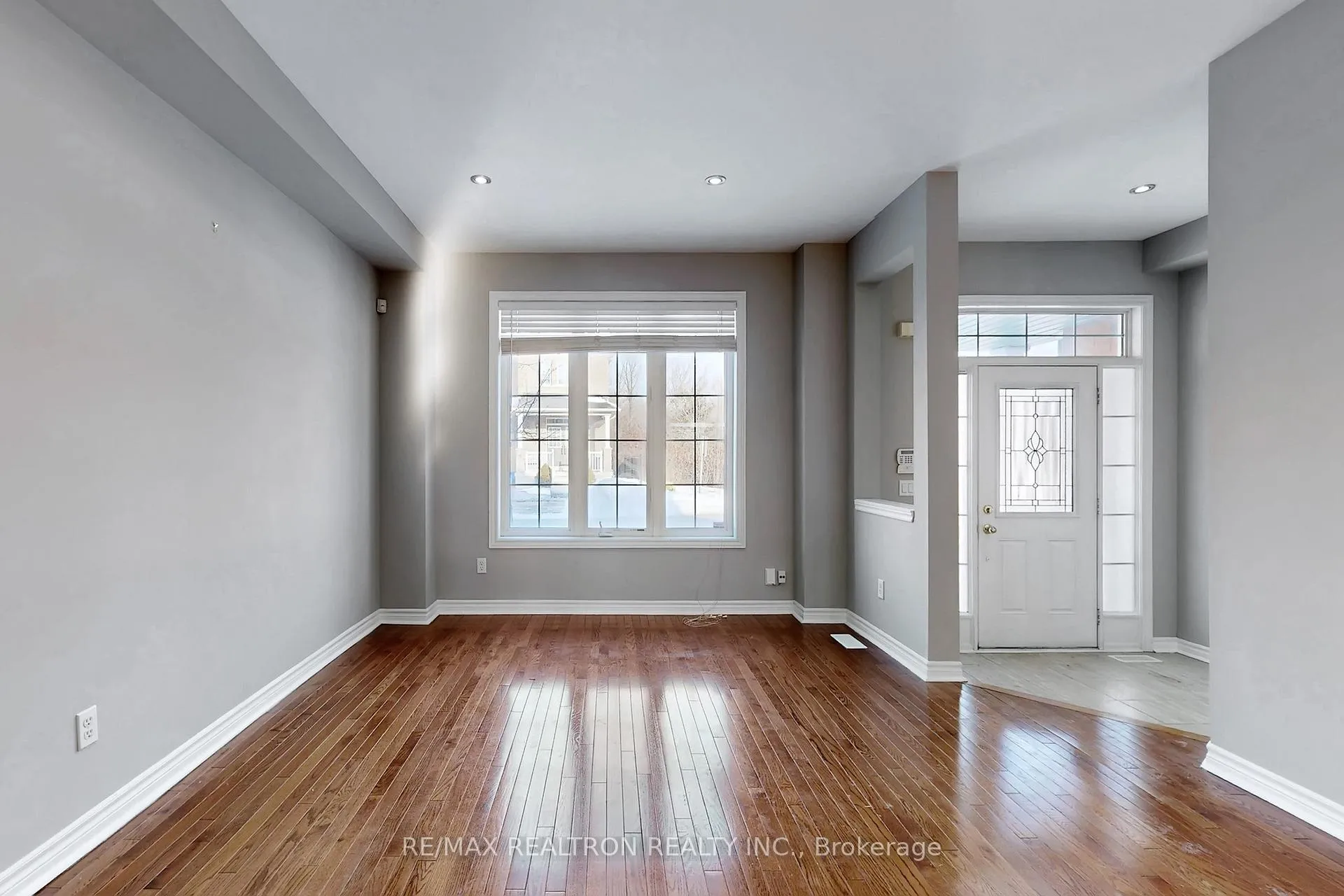 Photo 4 of 2442 Earl Grey Avenue, Pickering, Duffin Heights — HOMEH
