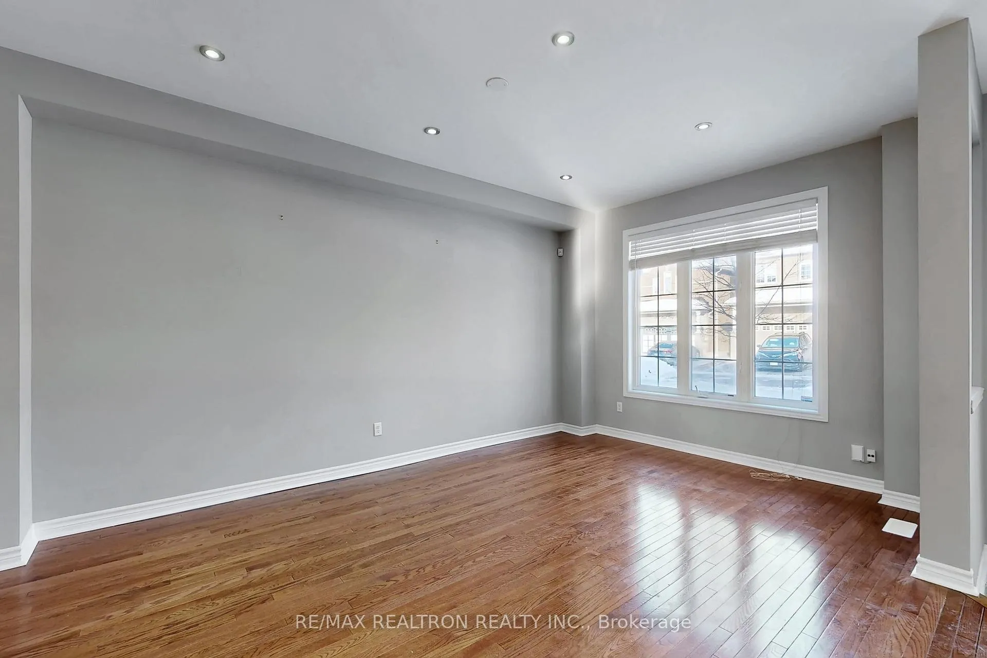 Photo 5 of 2442 Earl Grey Avenue, Pickering, Duffin Heights — HOMEH