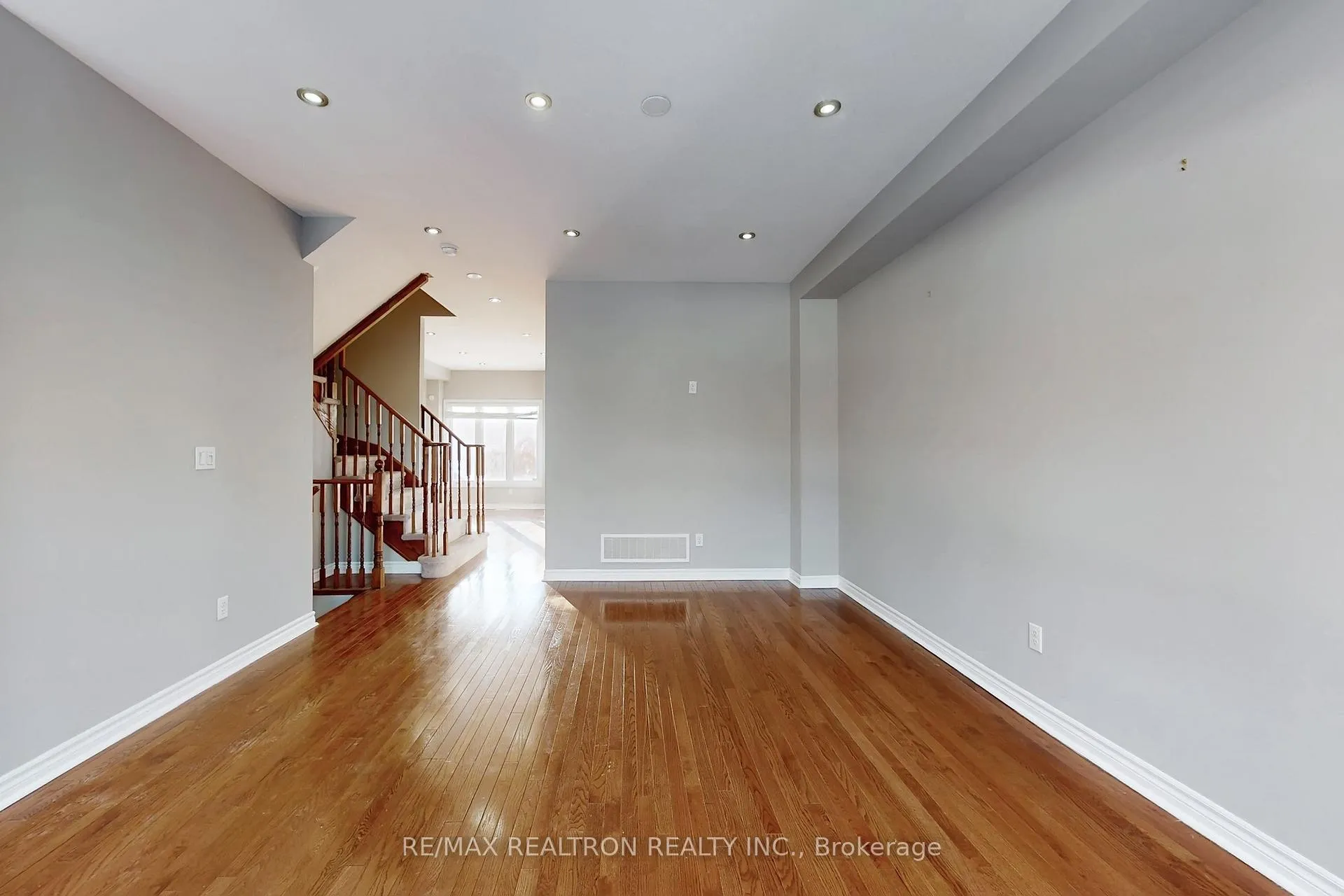 Photo 7 of 2442 Earl Grey Avenue, Pickering, Duffin Heights — HOMEH