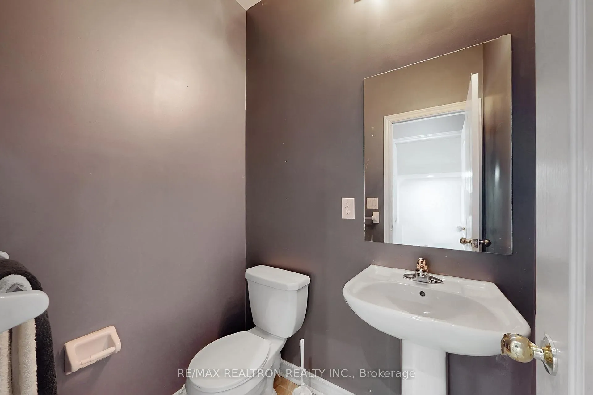 Photo 10 of 2442 Earl Grey Avenue, Pickering, Duffin Heights — HOMEH