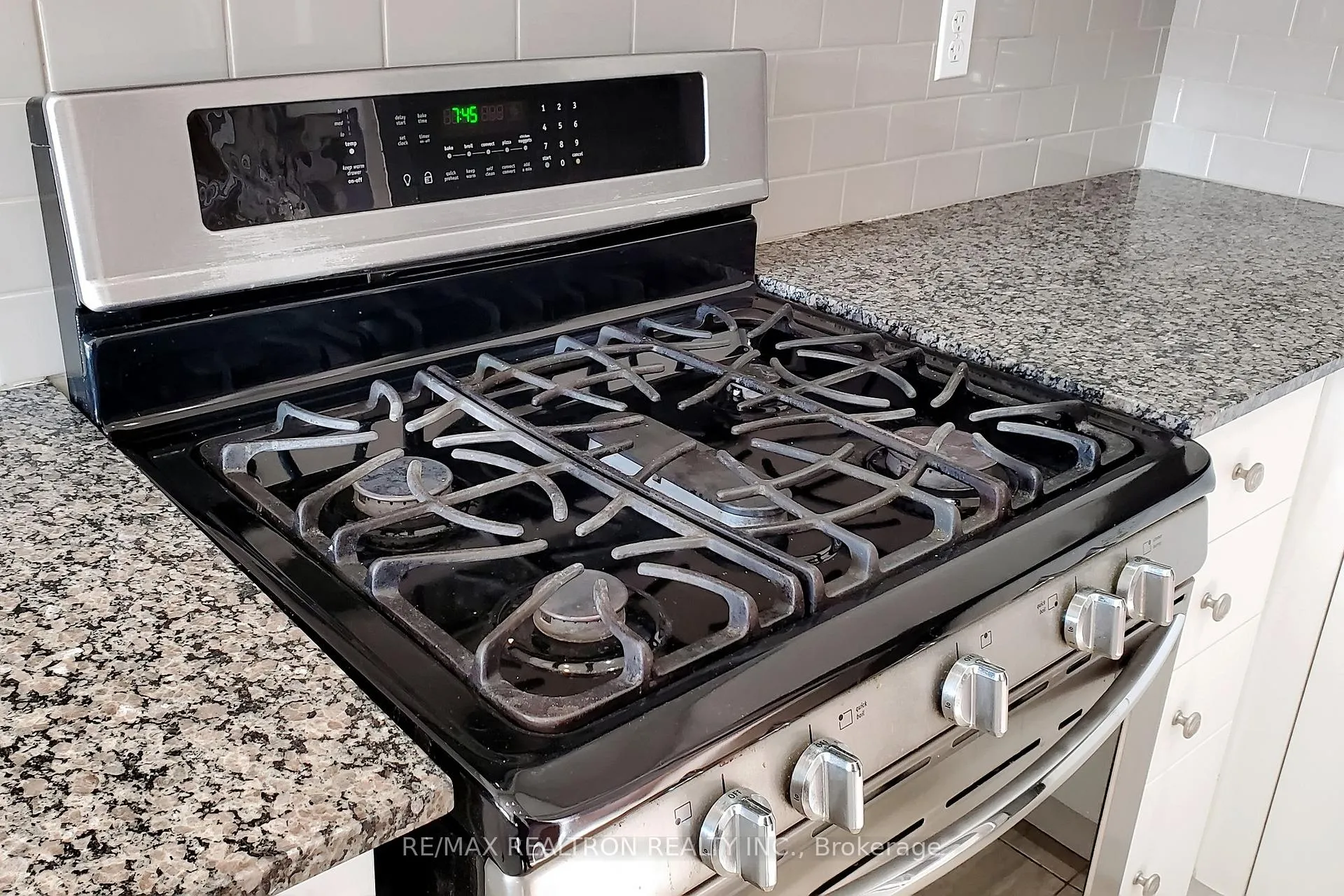 Photo 16 of 2442 Earl Grey Avenue, Pickering, Duffin Heights — HOMEH