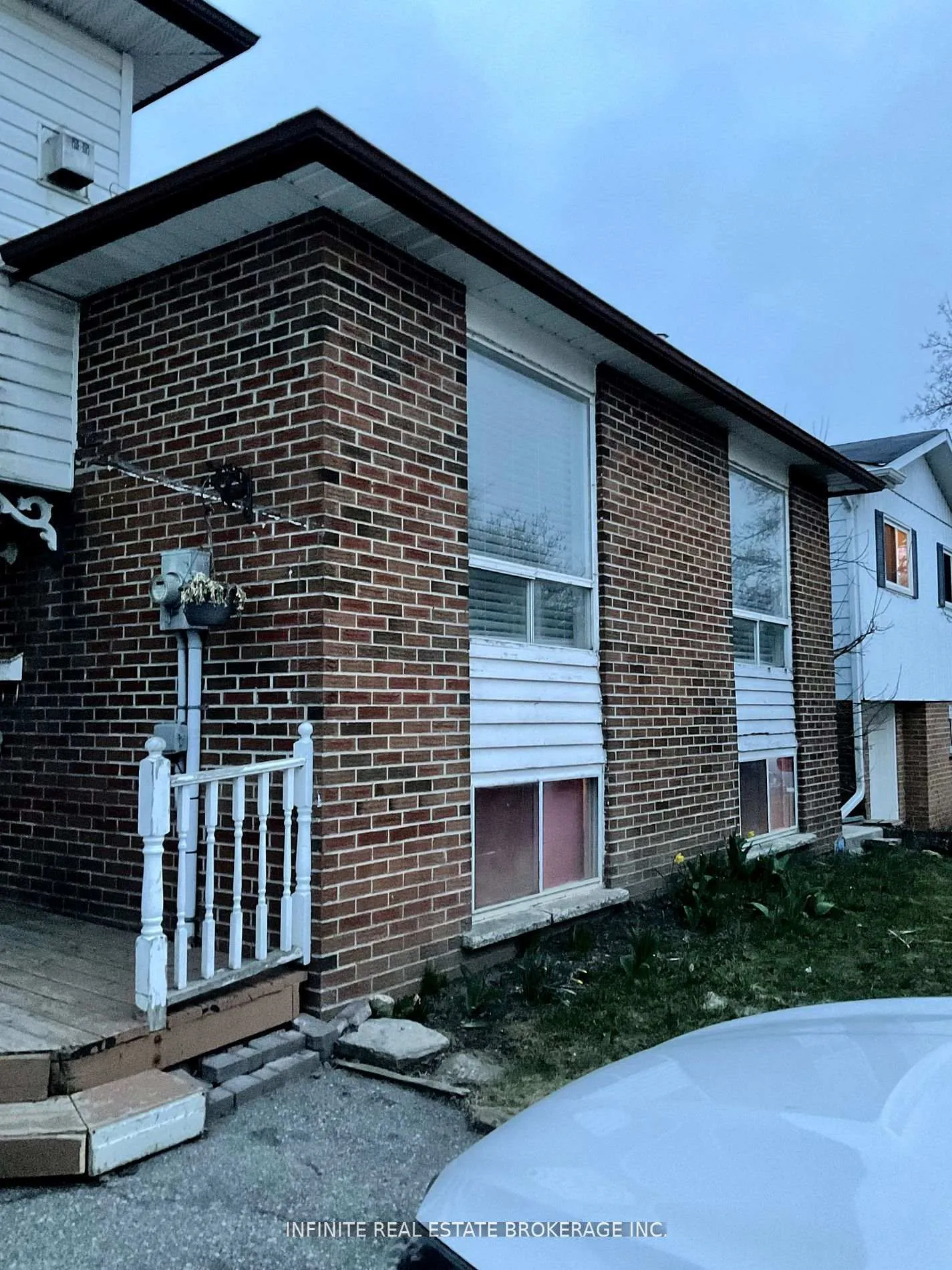 Front of 122 Parkview Drive