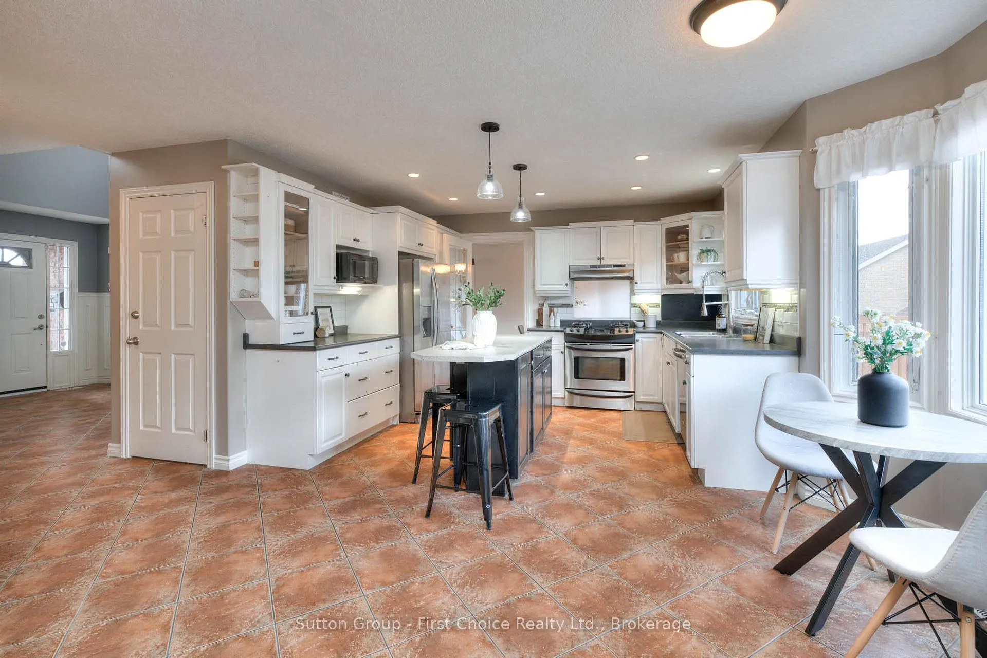 Photo 10 of 91 Lightbourne Avenue, Stratford — HOMEH