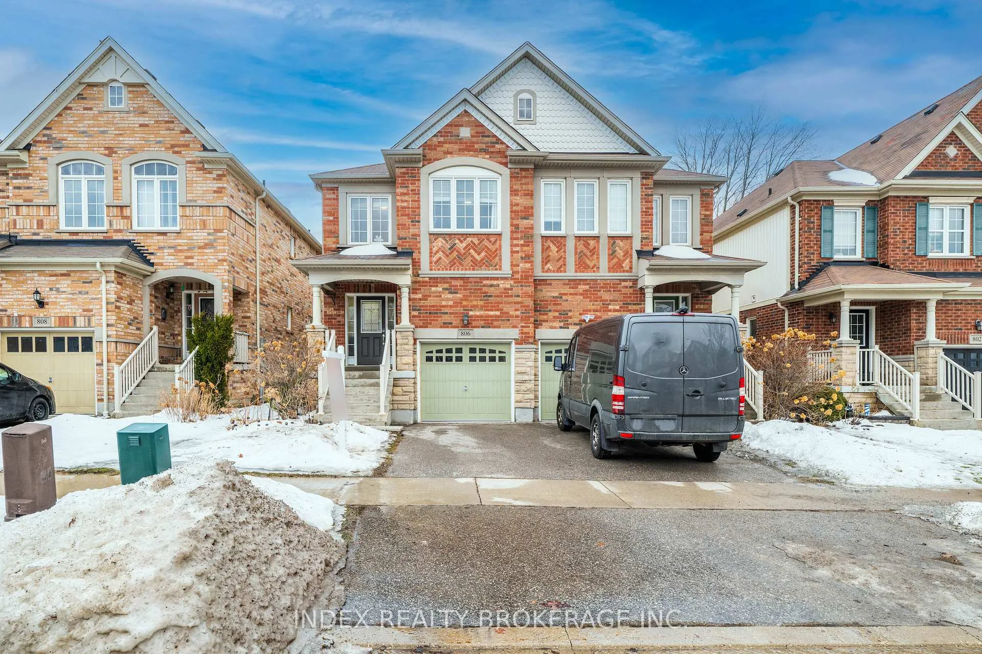 Front of 806 Mccue Drive