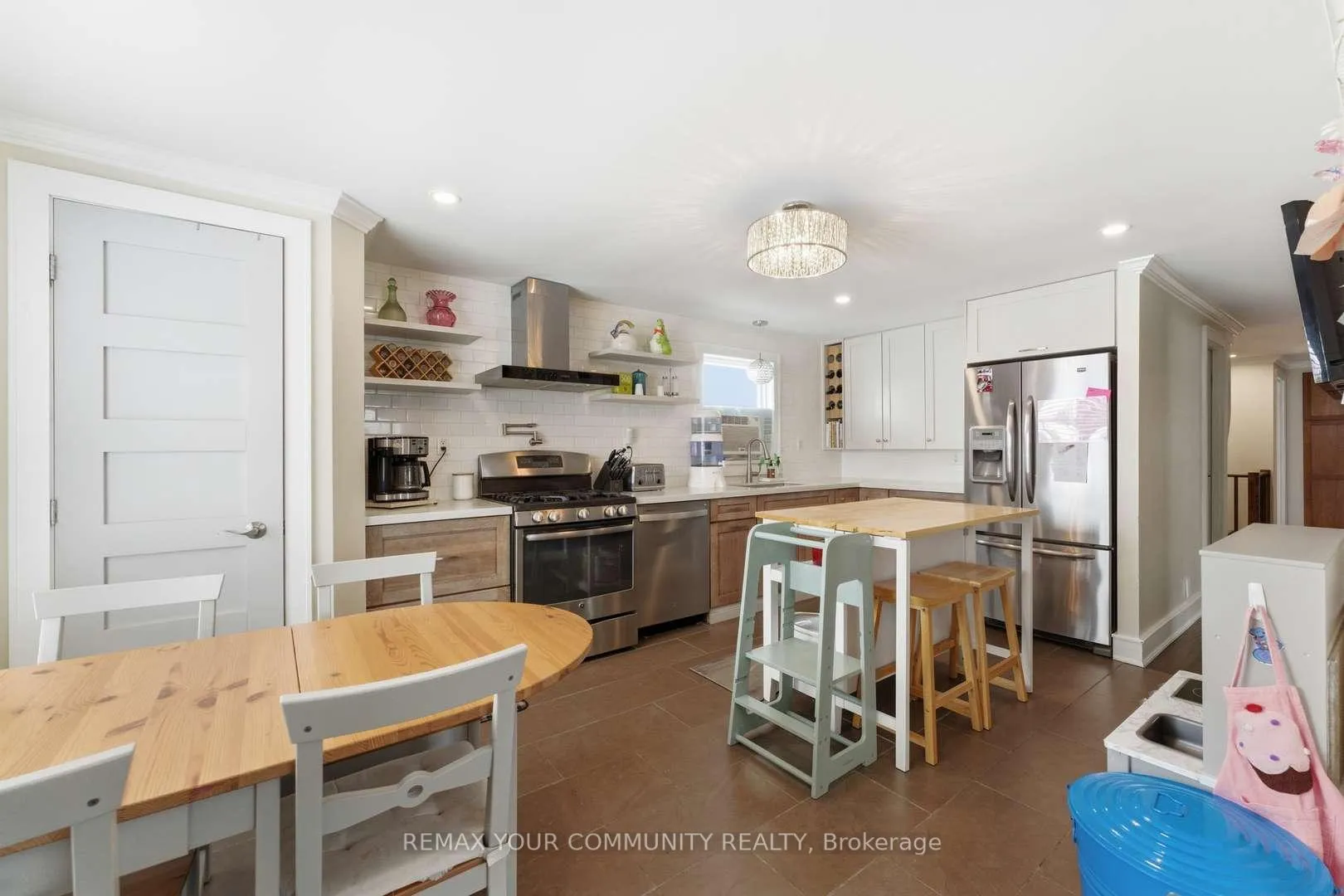 Photo 9 of 41 Eastern Avenue, New Tecumseth, Tottenham — HOMEH