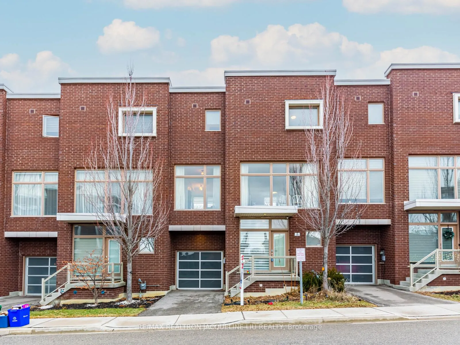 Photo 1 of 28 Juneau Street, Vaughan, East Woodbridge — HOMEH