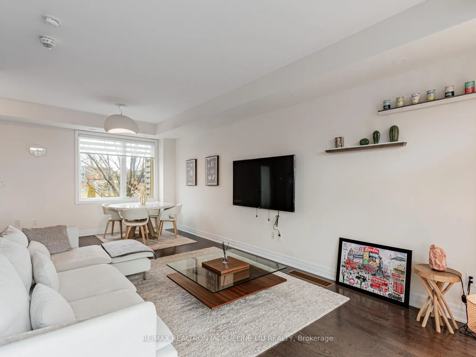 Photo 8 of 28 Juneau Street, Vaughan, East Woodbridge — HOMEH
