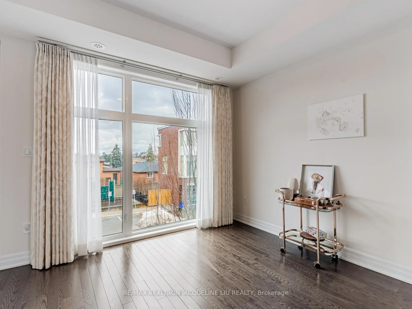 Photo 9 of 28 Juneau Street, Vaughan, East Woodbridge — HOMEH