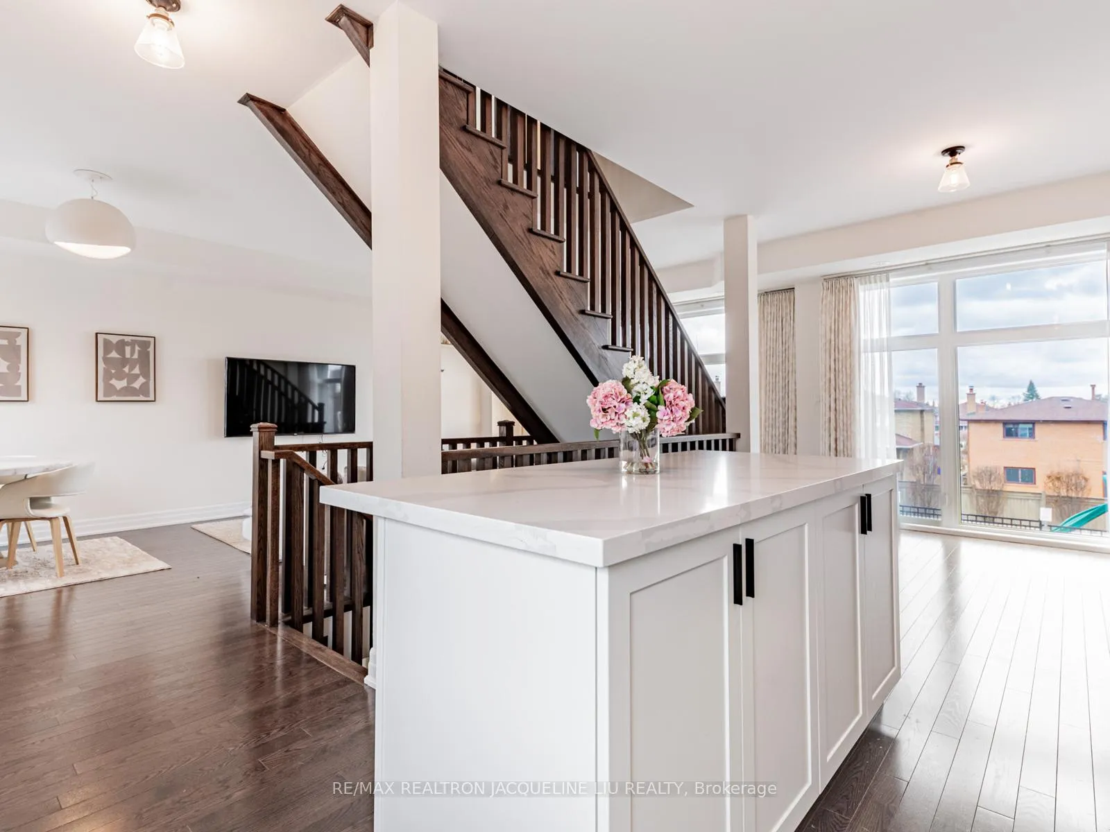Photo 12 of 28 Juneau Street, Vaughan, East Woodbridge — HOMEH