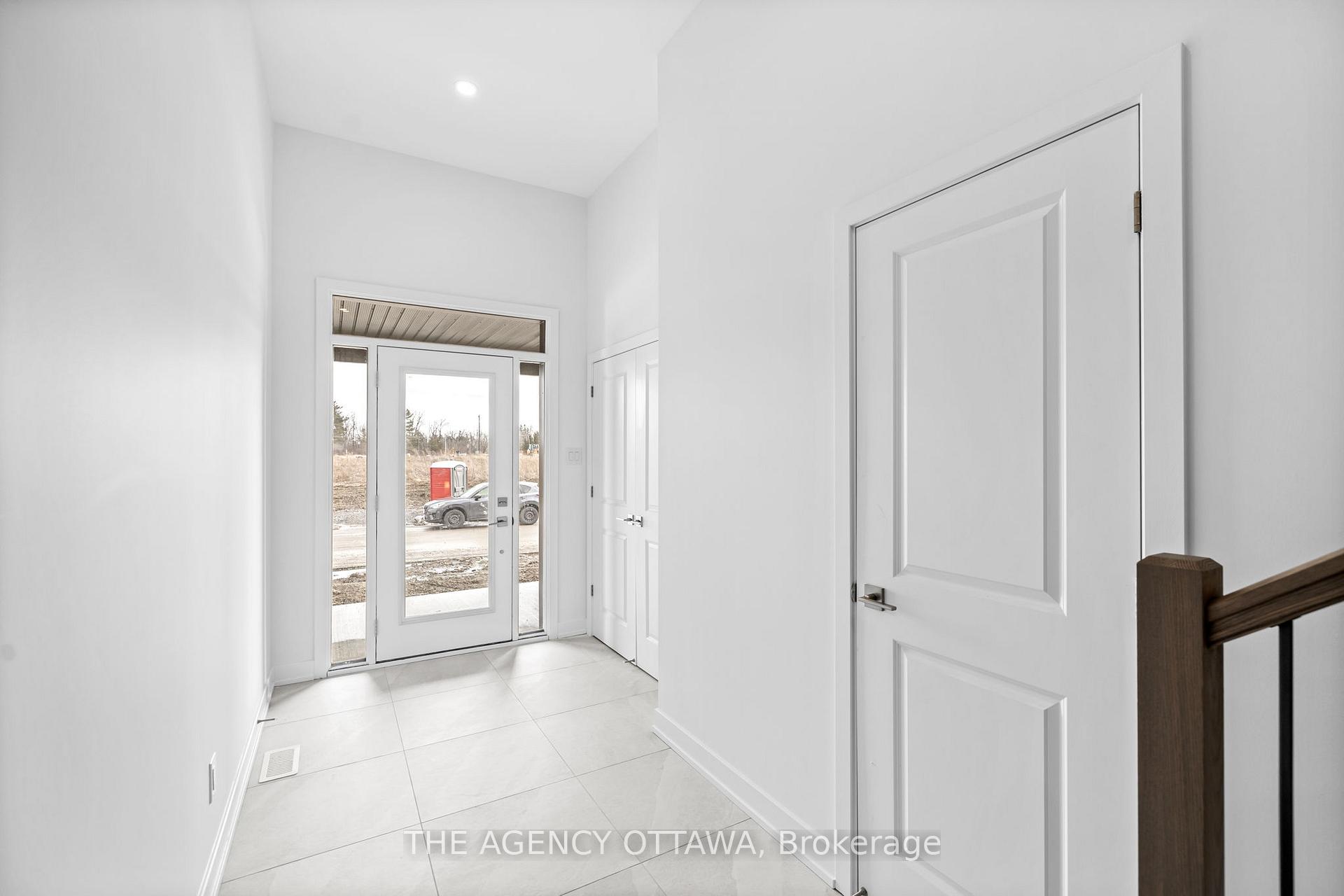 Photo 4 of 140 Sencha Terrace, Ottawa, Barrhaven - Heritage Park — HOMEH