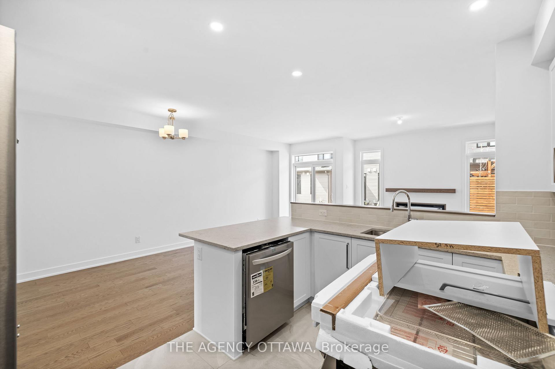 Photo 19 of 140 Sencha Terrace, Ottawa, Barrhaven - Heritage Park — HOMEH