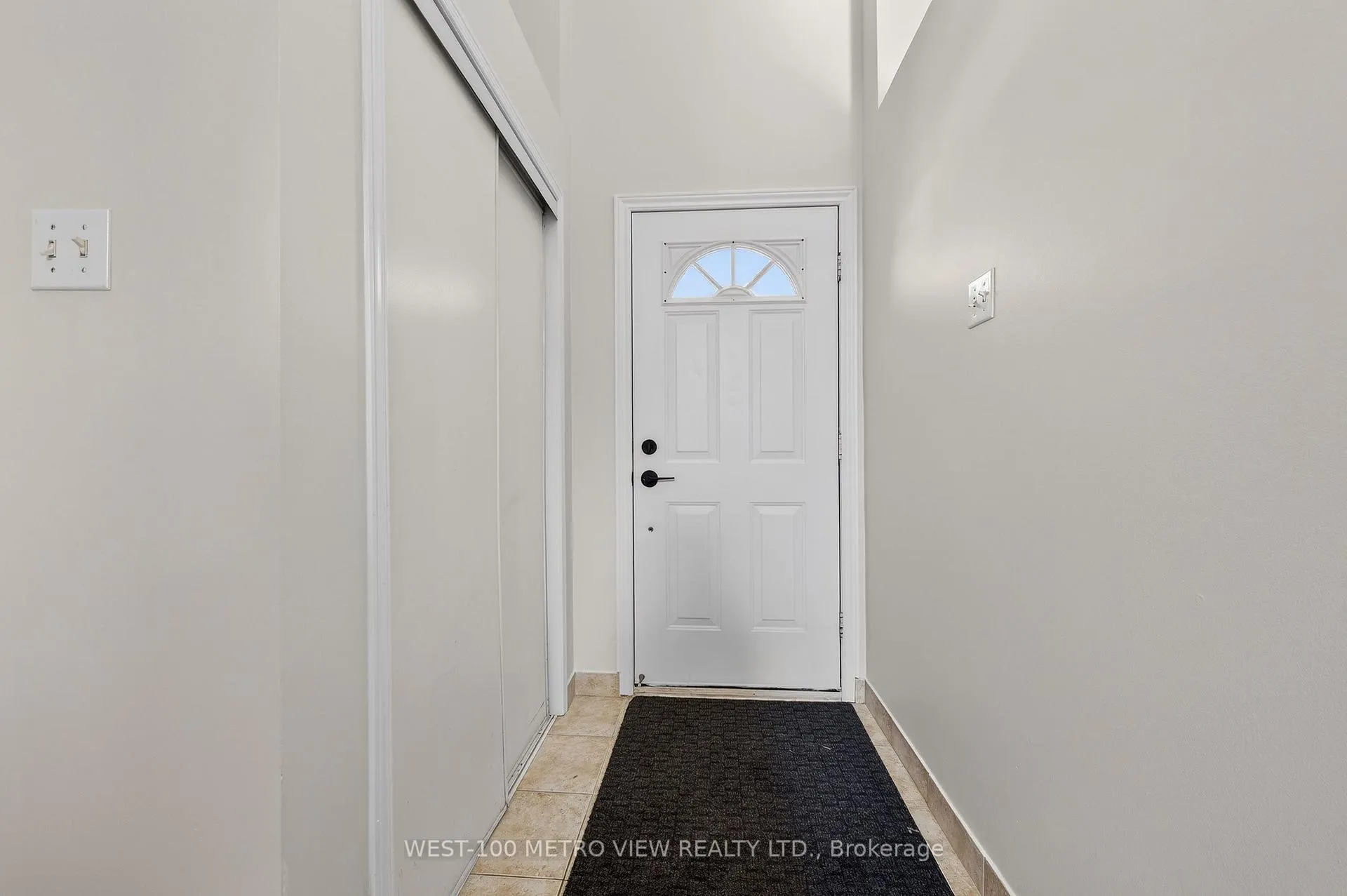 Photo 6 of 71 Roseheath Drive, Vaughan, Maple — HOMEH