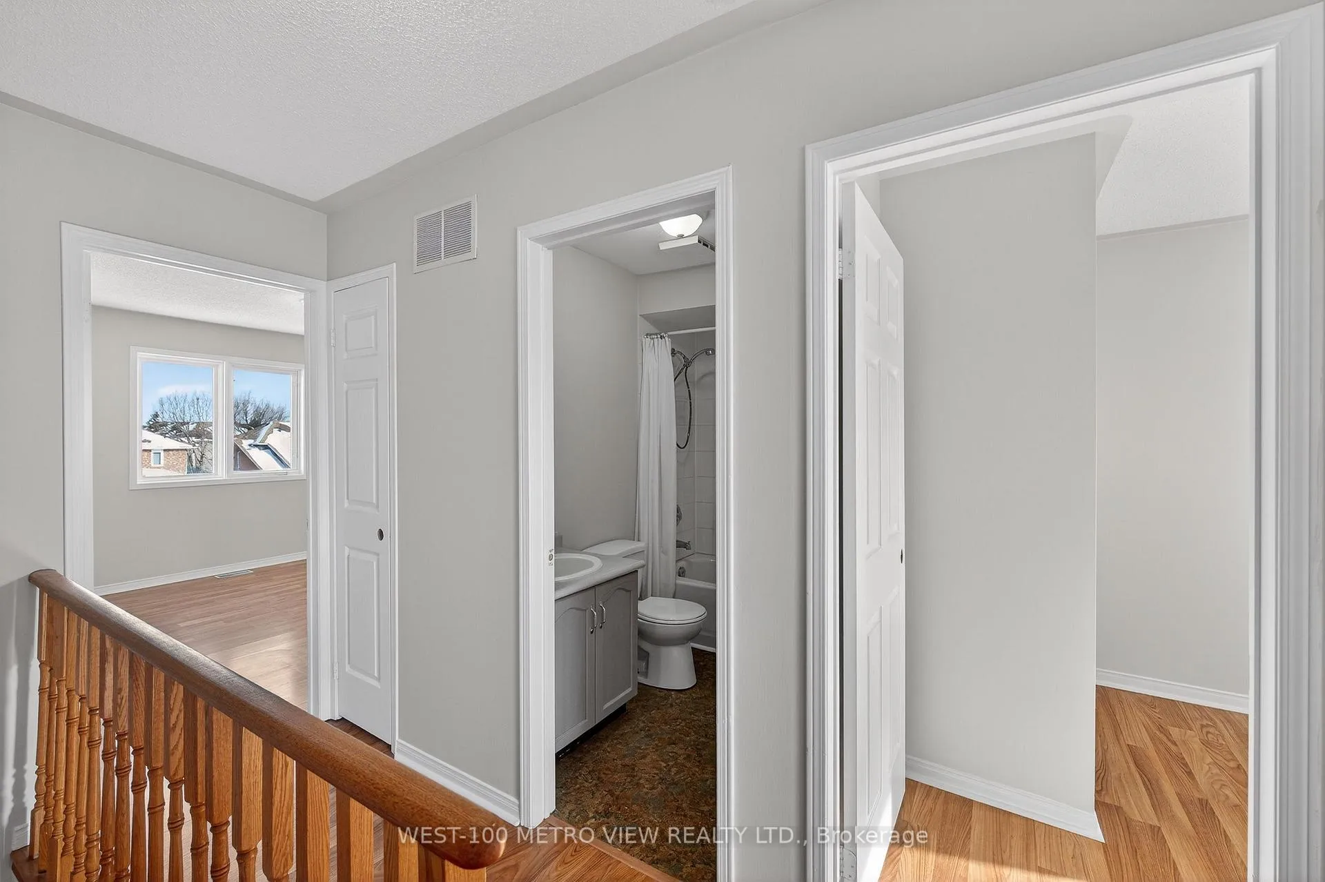 Photo 11 of 71 Roseheath Drive, Vaughan, Maple — HOMEH