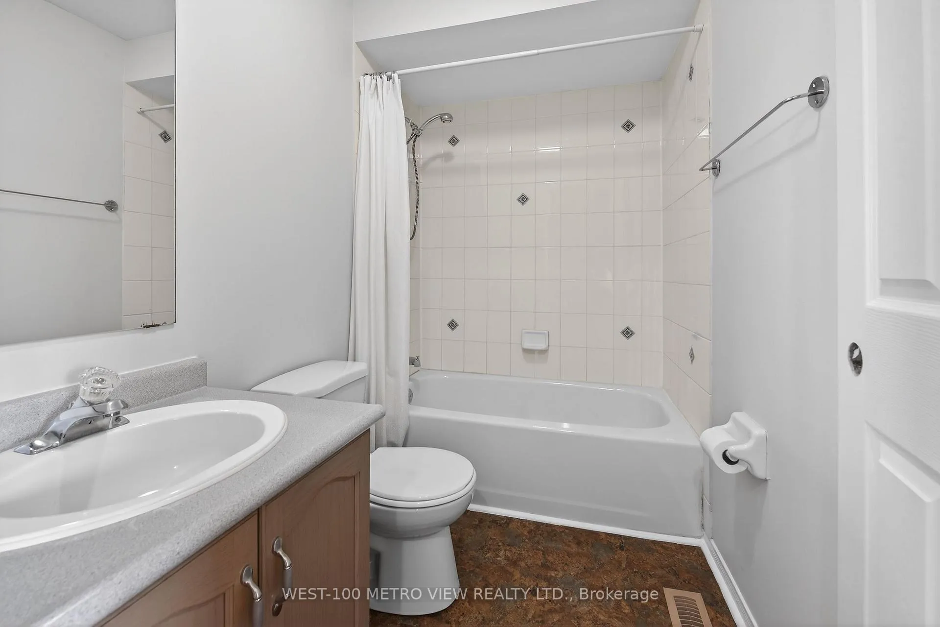 Photo 16 of 71 Roseheath Drive, Vaughan, Maple — HOMEH