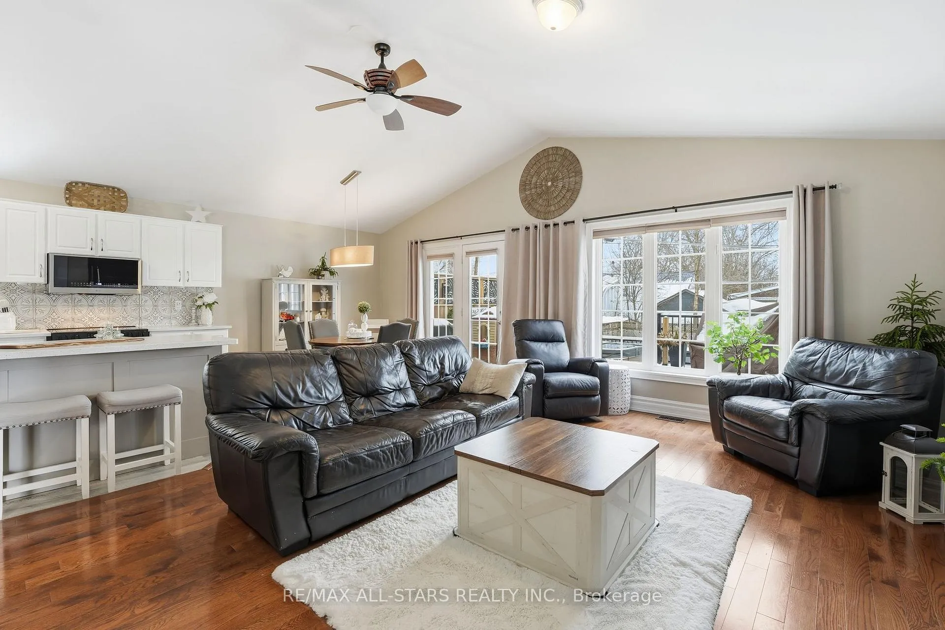 Photo 3 of 167 Silas Boulevard, Georgina, Keswick North — HOMEH