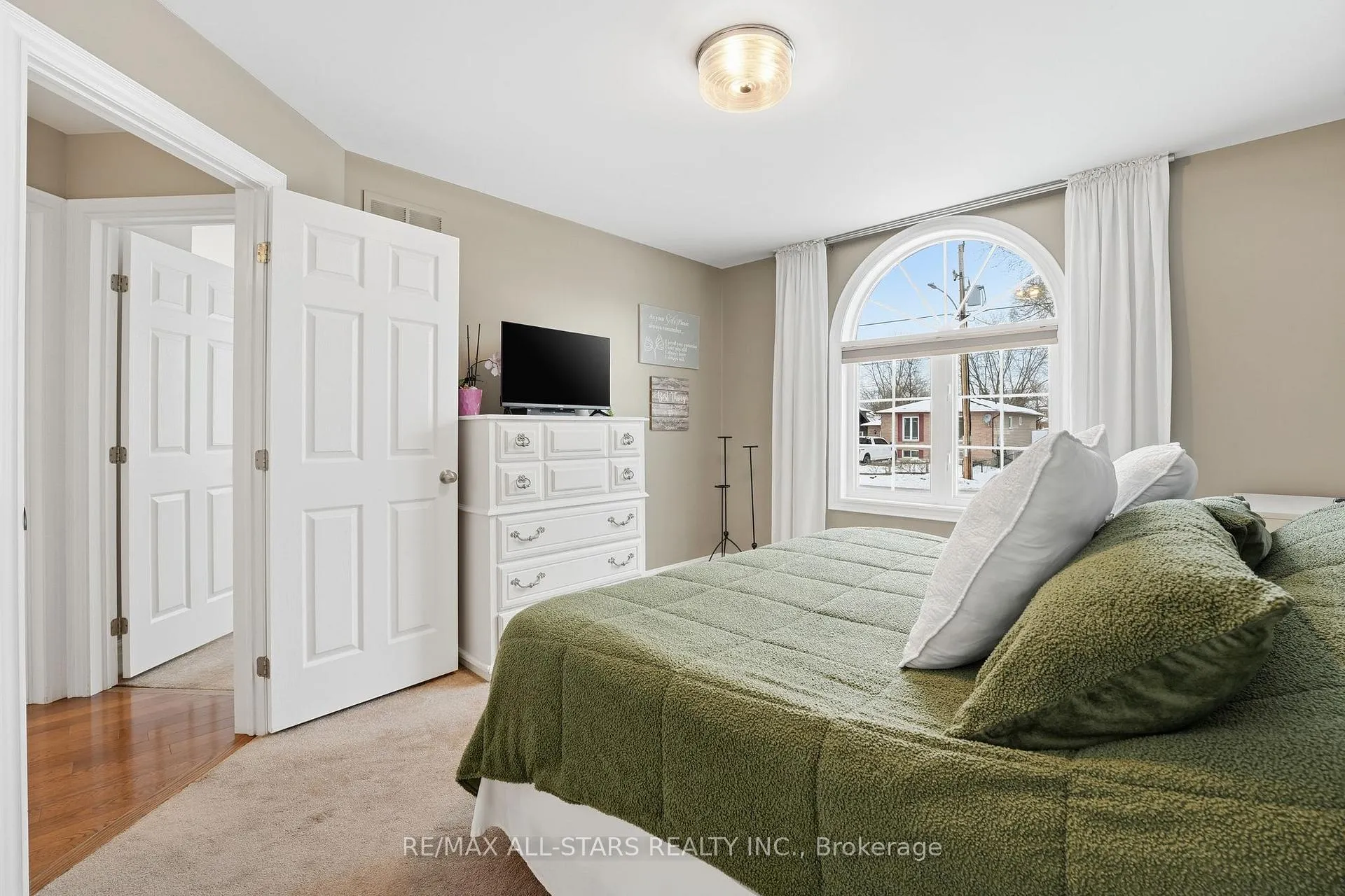 Photo 16 of 167 Silas Boulevard, Georgina, Keswick North — HOMEH