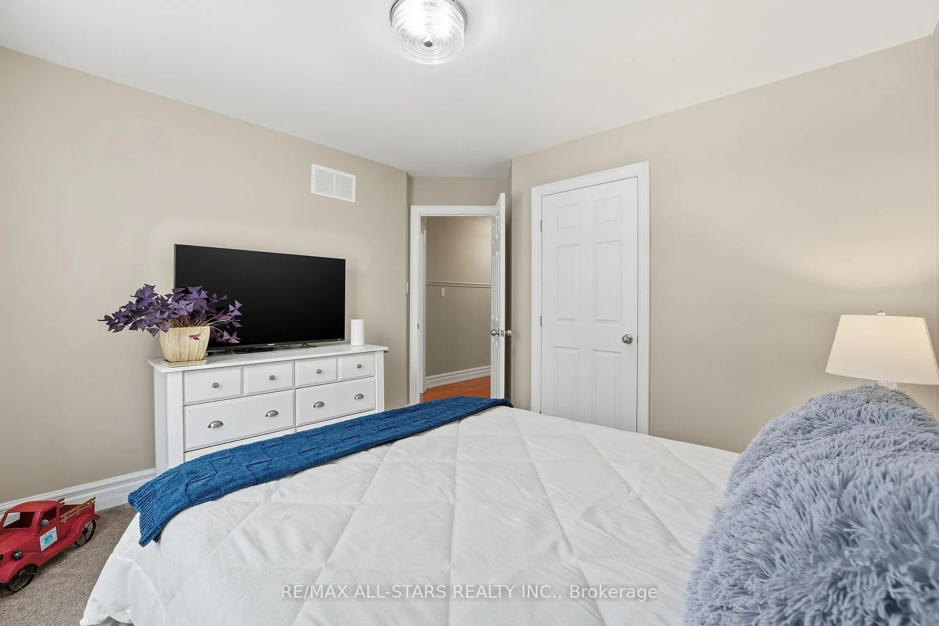 Photo 18 of 167 Silas Boulevard, Georgina, Keswick North — HOMEH