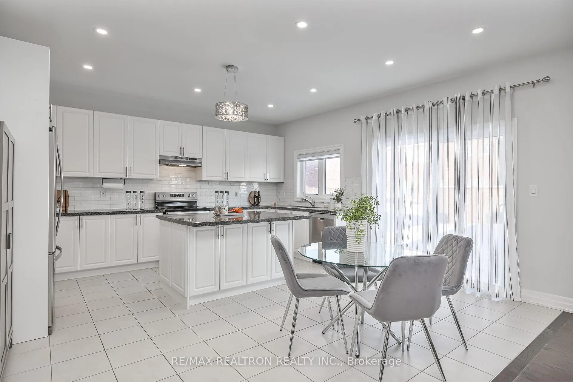 Photo 5 of 1024 Wickham Road, Innisfil, Rural Innisfil — HOMEH