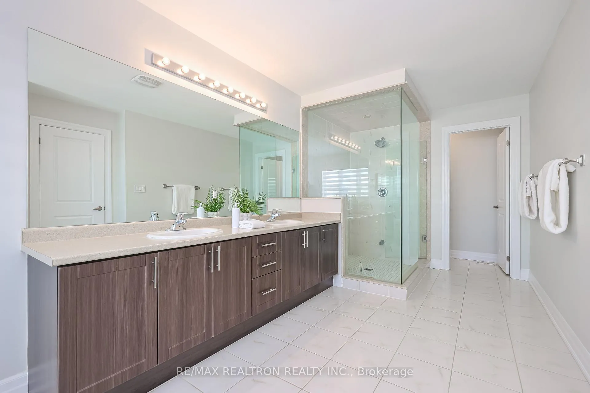 Photo 10 of 1024 Wickham Road, Innisfil, Rural Innisfil — HOMEH