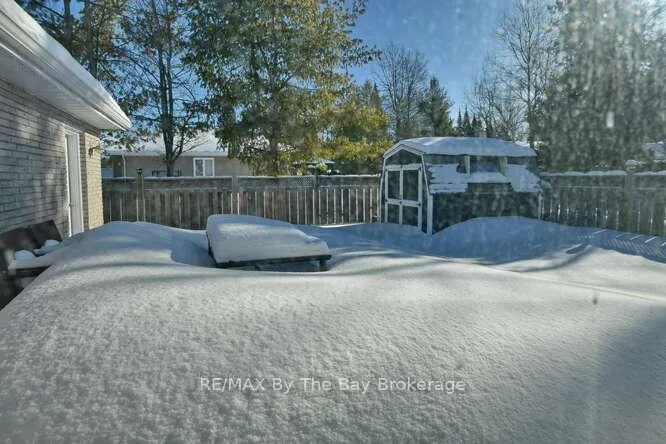 Photo 4 of 8 Azores Place, Wasaga Beach — HOMEH