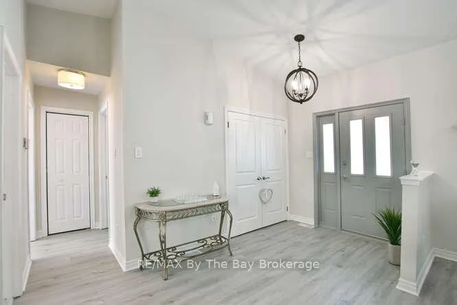 Photo 7 of 8 Azores Place, Wasaga Beach — HOMEH