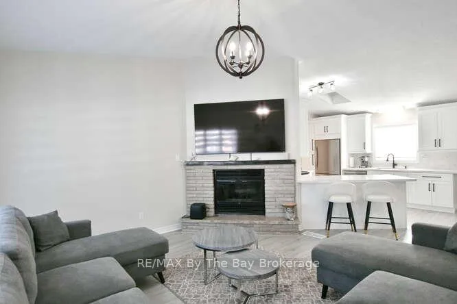 Photo 12 of 8 Azores Place, Wasaga Beach — HOMEH