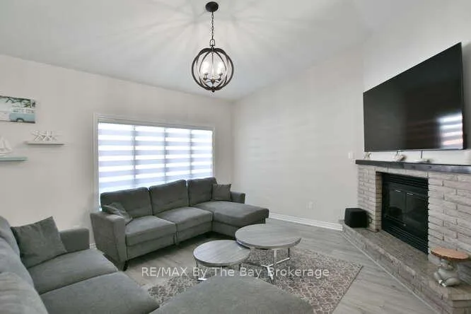 Photo 14 of 8 Azores Place, Wasaga Beach — HOMEH