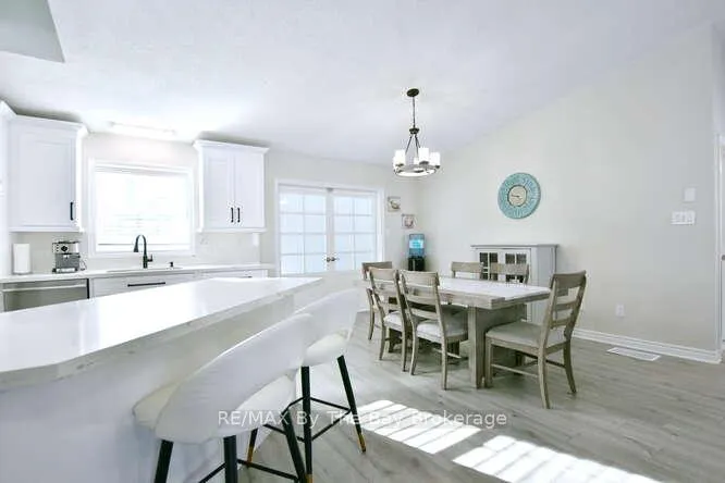 Photo 17 of 8 Azores Place, Wasaga Beach — HOMEH