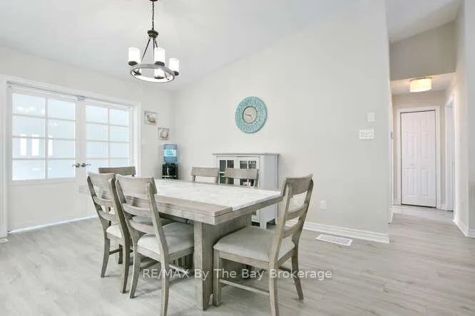 Photo 18 of 8 Azores Place, Wasaga Beach — HOMEH