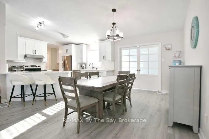 Photo 19 of 8 Azores Place, Wasaga Beach — HOMEH