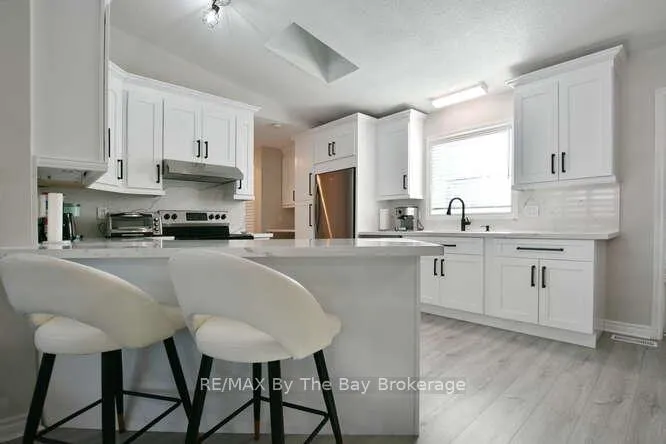 Photo 22 of 8 Azores Place, Wasaga Beach — HOMEH