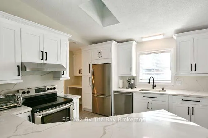 Photo 25 of 8 Azores Place, Wasaga Beach — HOMEH