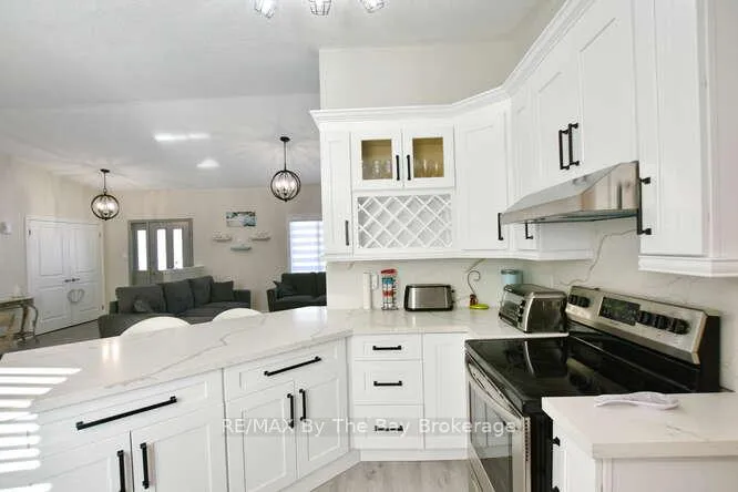 Photo 27 of 8 Azores Place, Wasaga Beach — HOMEH