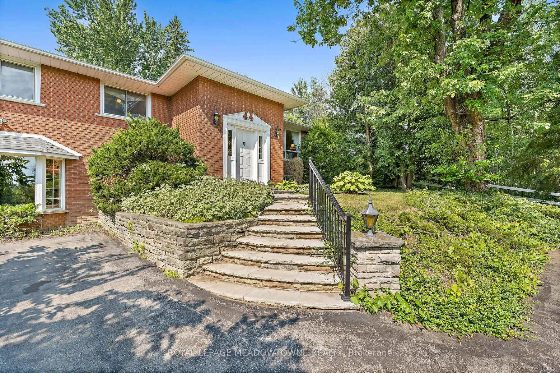 Photo 4 of 12506 Eighth Line, Halton Hills, Rural Halton Hills — HOMEH