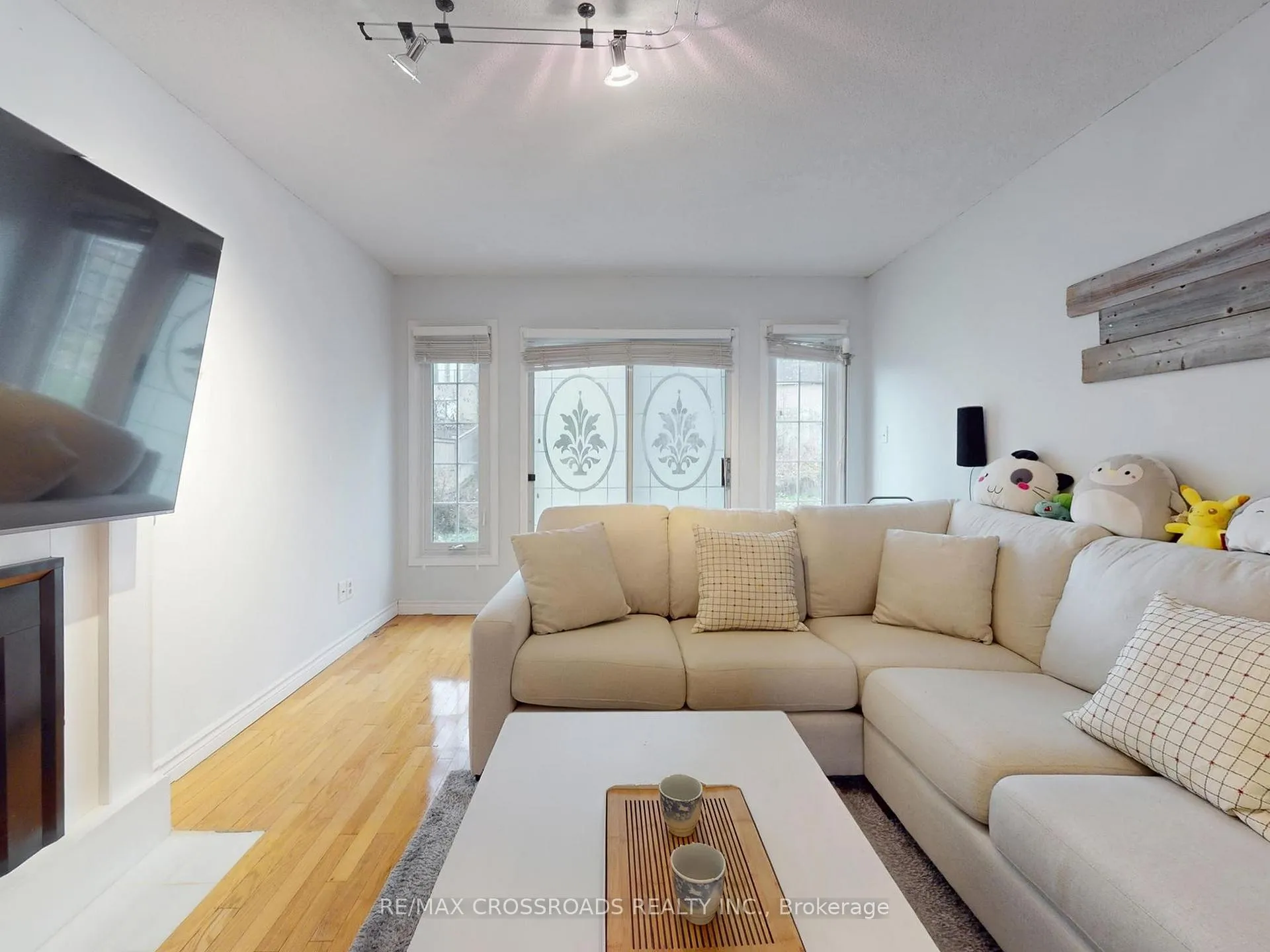 Photo 5 of 500 Lightfoot Place, Pickering, Woodlands — HOMEH