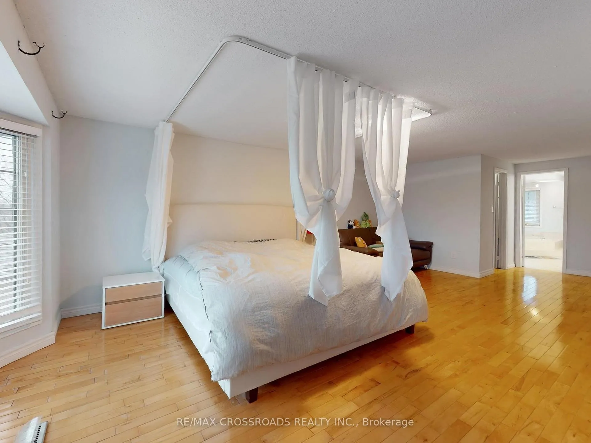 Photo 25 of 500 Lightfoot Place, Pickering, Woodlands — HOMEH