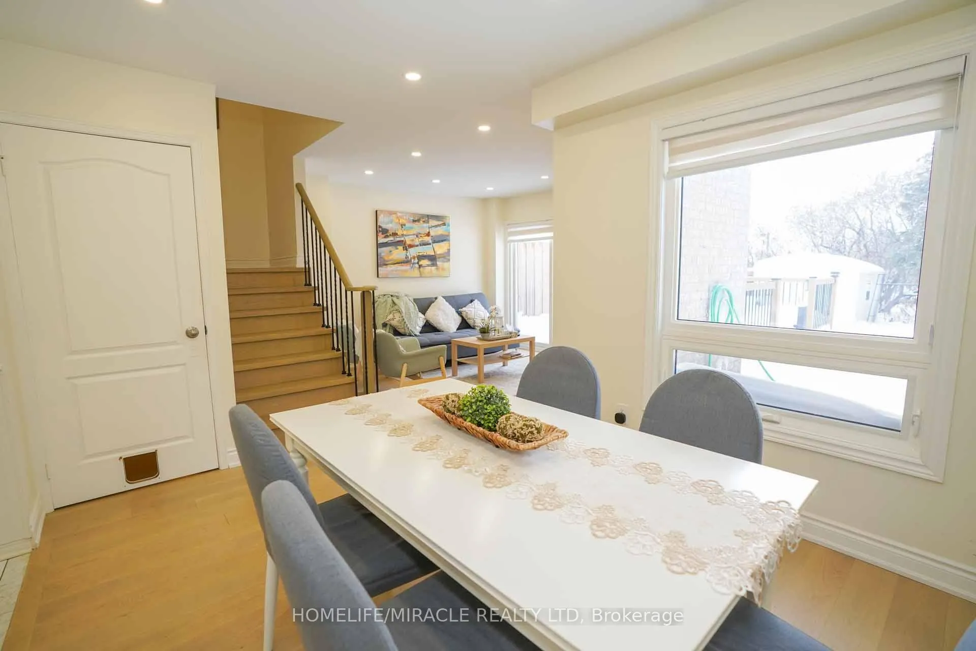 Photo 14 of 40 Gardenia Way, Caledon, Rural Caledon — HOMEH