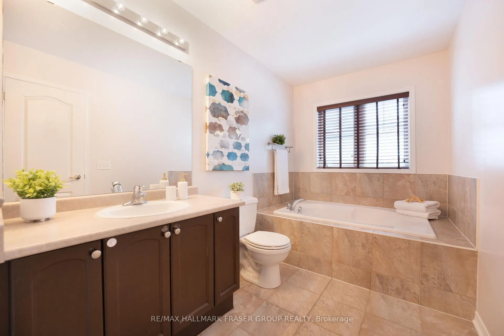 Photo 20 of 41 Stanhope Street, Whitby, Port Whitby — HOMEH
