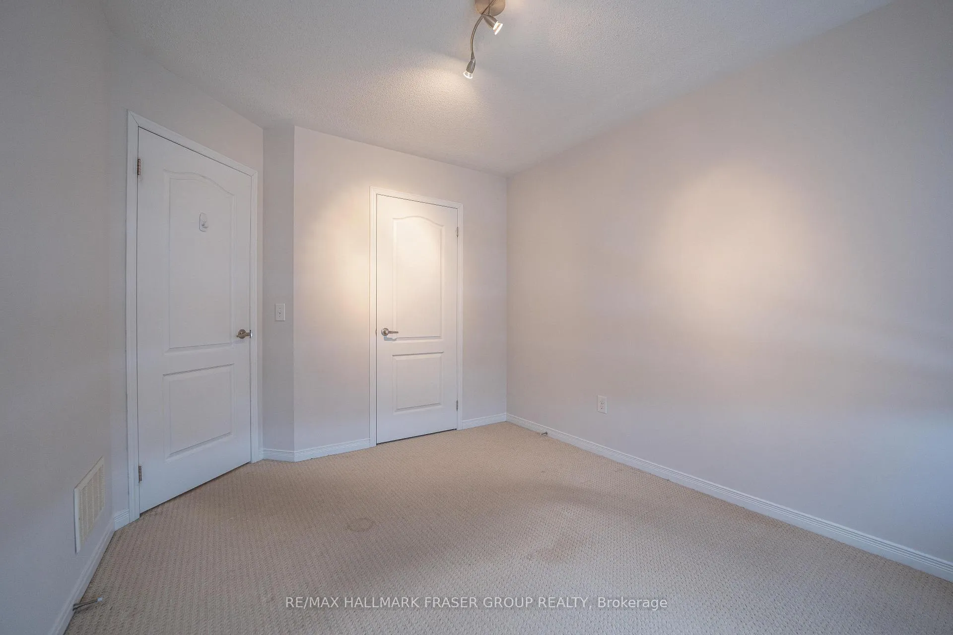 Photo 24 of 41 Stanhope Street, Whitby, Port Whitby — HOMEH