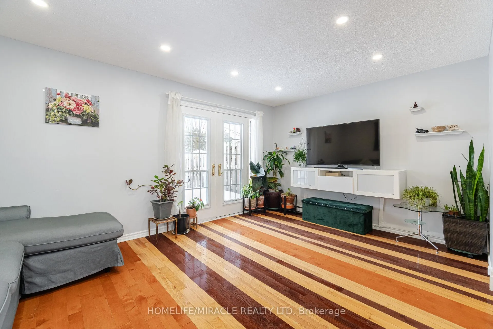 Photo 12 of 12 Huckleberry Square, Brampton, Central Park — HOMEH