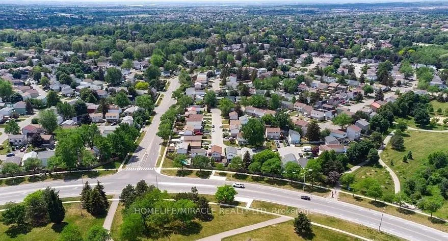 Photo 39 of 12 Huckleberry Square, Brampton, Central Park — HOMEH